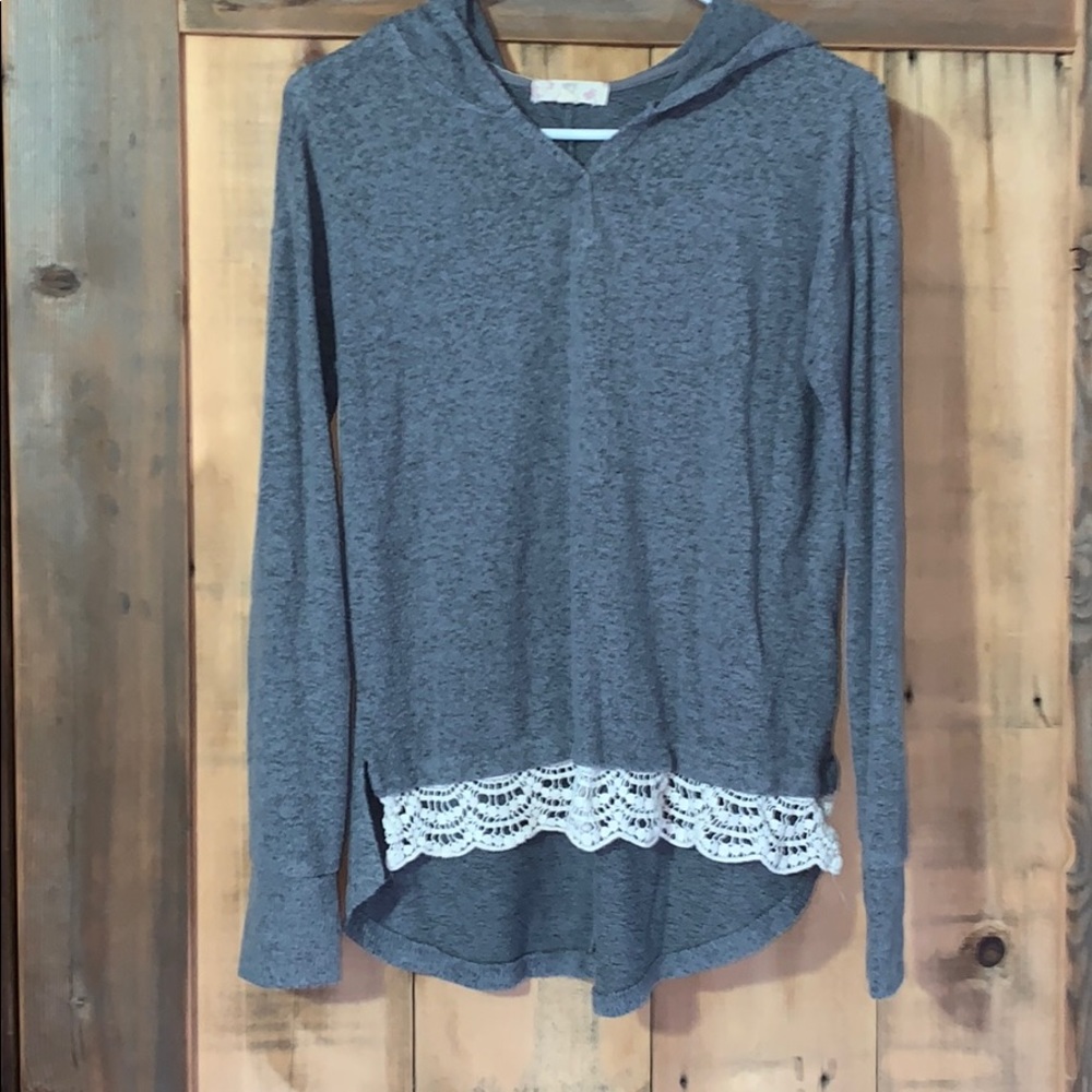 Light weight sweater